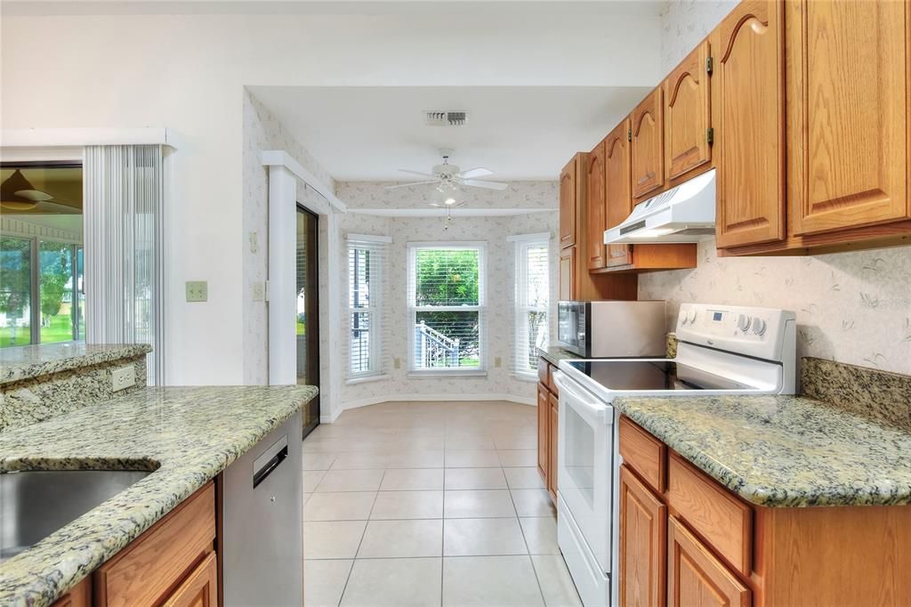 Под контрактом: $273,500 (2 спален, 2 ванн, 1348 Квадратных фут)