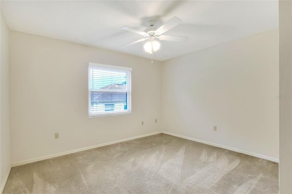 Под контрактом: $273,500 (2 спален, 2 ванн, 1348 Квадратных фут)