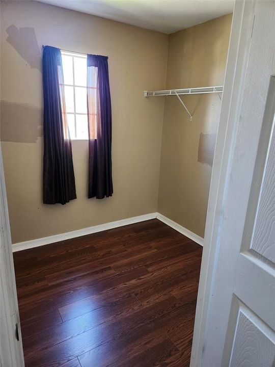 待售: $349,000 (4 贝兹, 2 浴室, 2712 平方英尺)