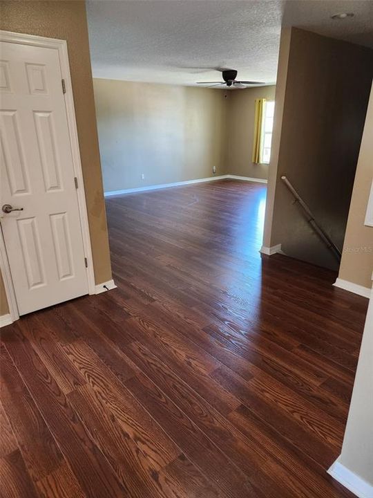 待售: $349,000 (4 贝兹, 2 浴室, 2712 平方英尺)