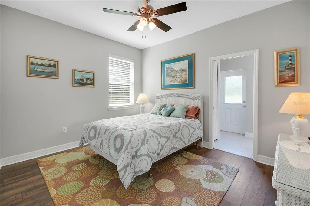 En Venta: $675,000 (4 camas, 3 baños, 2622 Pies cuadrados)