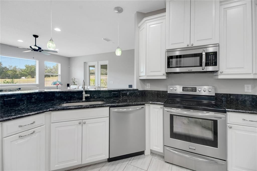 En Venta: $675,000 (4 camas, 3 baños, 2622 Pies cuadrados)