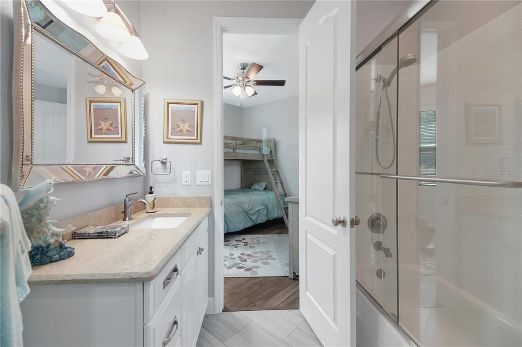 En Venta: $675,000 (4 camas, 3 baños, 2622 Pies cuadrados)