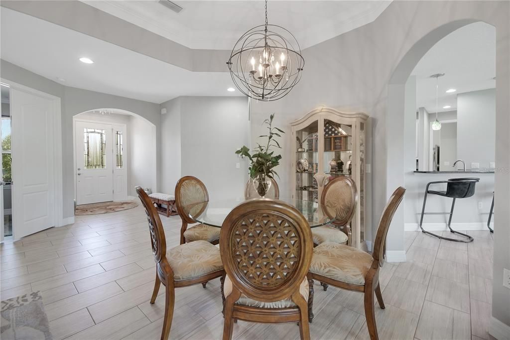 En Venta: $675,000 (4 camas, 3 baños, 2622 Pies cuadrados)