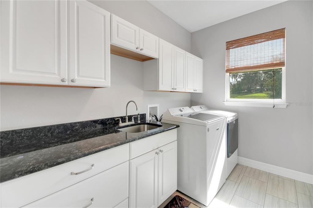 En Venta: $675,000 (4 camas, 3 baños, 2622 Pies cuadrados)