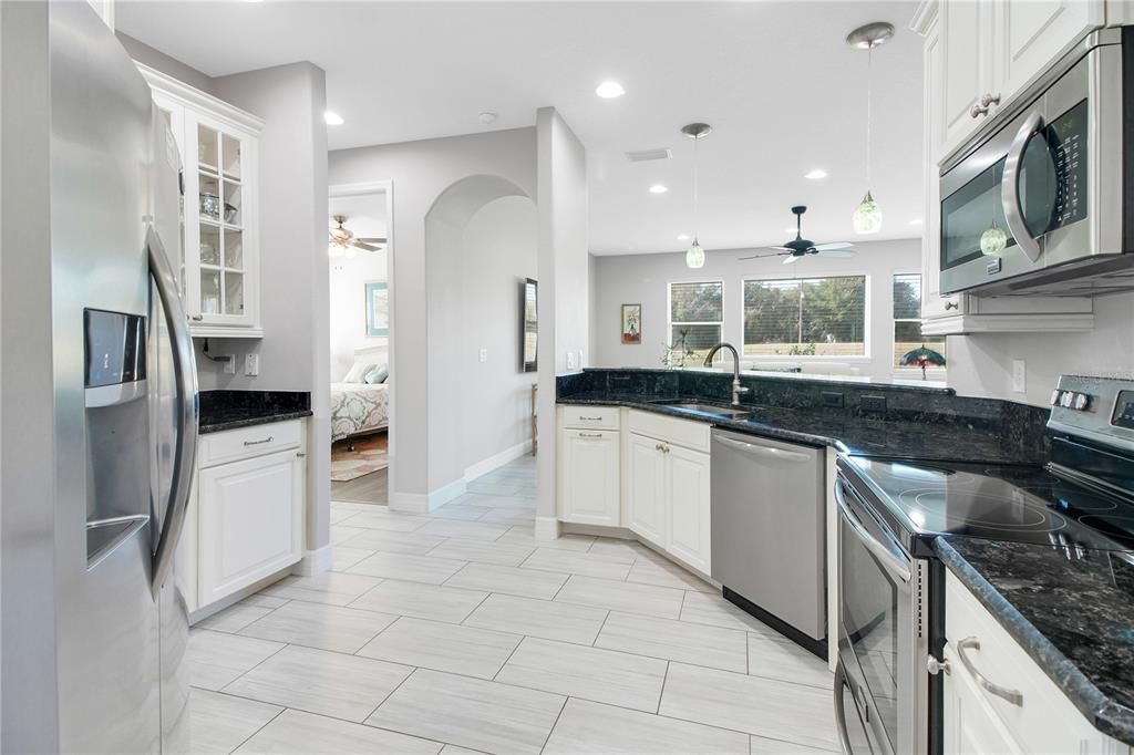 En Venta: $675,000 (4 camas, 3 baños, 2622 Pies cuadrados)