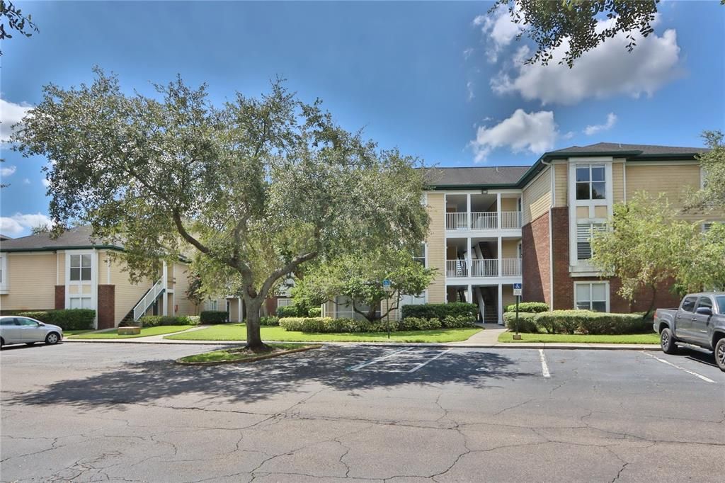 Active With Contract: $175,000 (2 beds, 2 baths, 990 Square Feet)