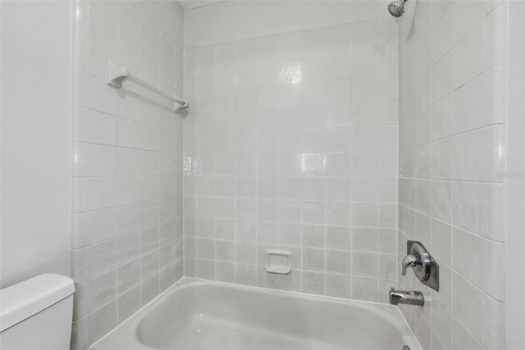 For Sale: $425,000 (4 beds, 2 baths, 1929 Square Feet)