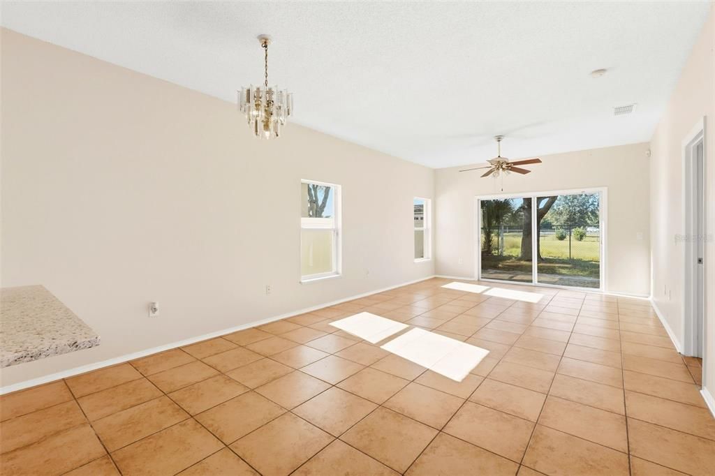 For Sale: $425,000 (4 beds, 2 baths, 1929 Square Feet)