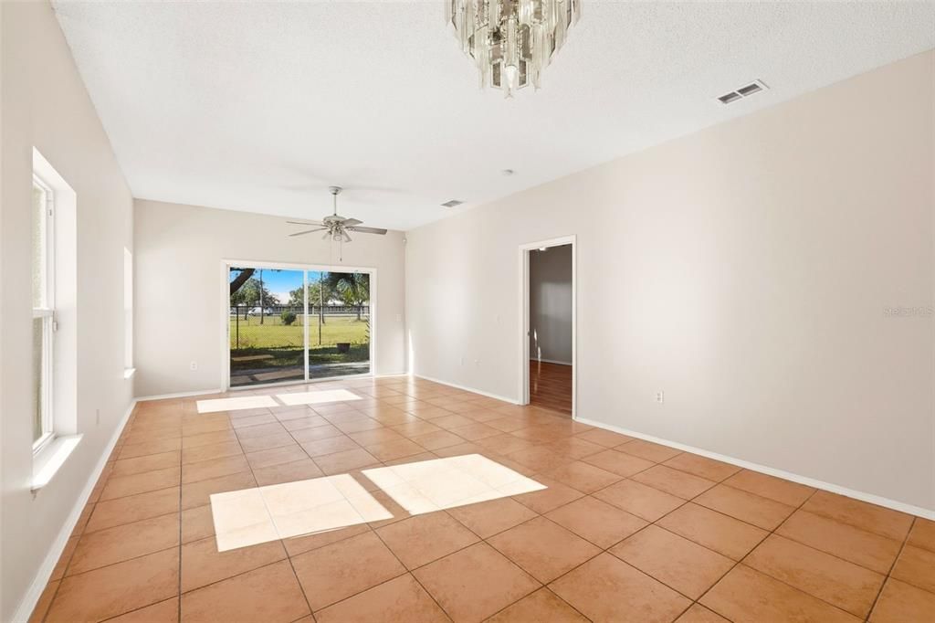 For Sale: $425,000 (4 beds, 2 baths, 1929 Square Feet)