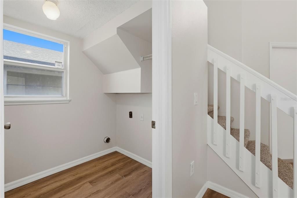 For Sale: $425,000 (4 beds, 2 baths, 1929 Square Feet)