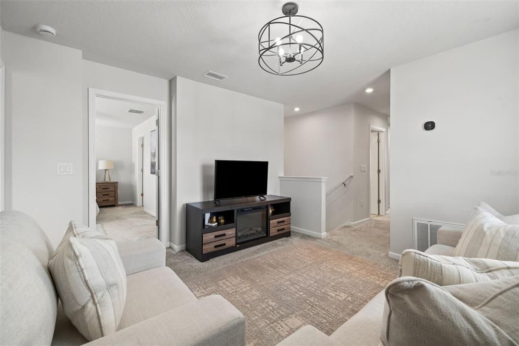 For Rent: $2,800 (4 beds, 2 baths, 2046 Square Feet)