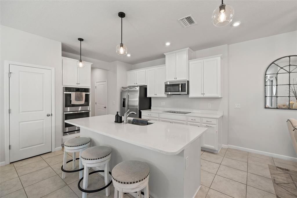 For Rent: $2,800 (4 beds, 2 baths, 2046 Square Feet)