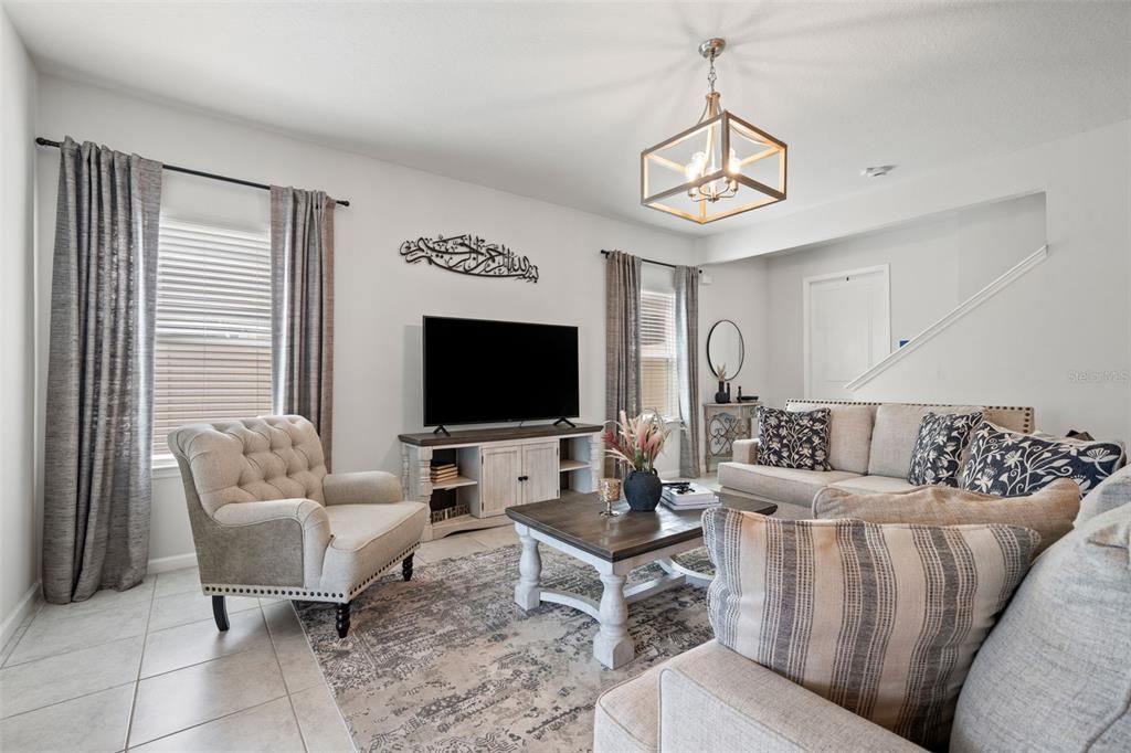 For Rent: $2,800 (4 beds, 2 baths, 2046 Square Feet)