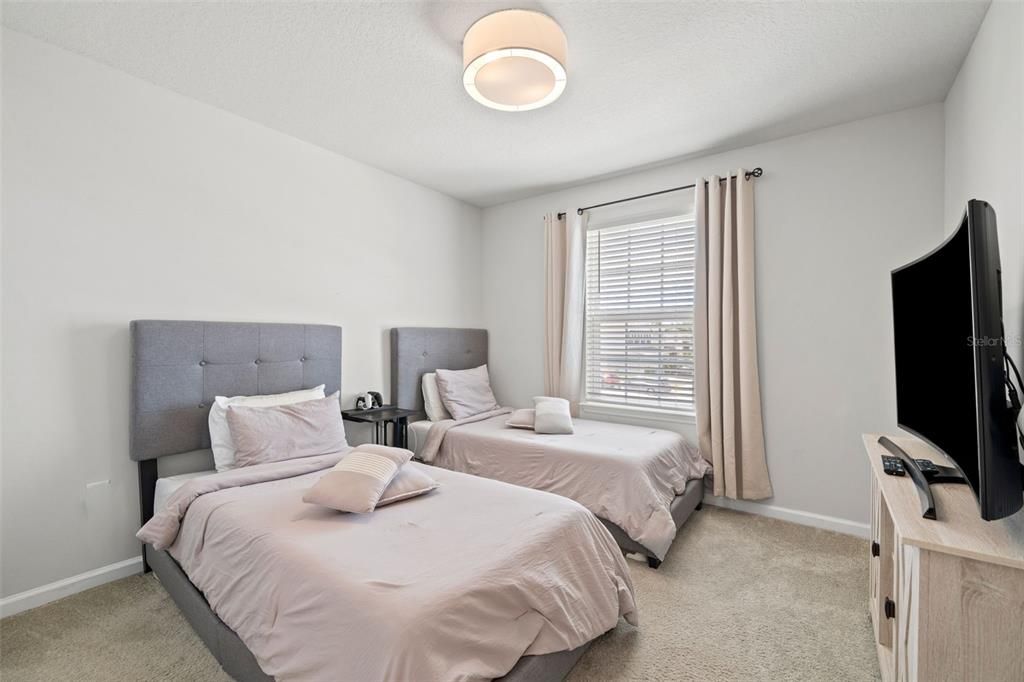 For Rent: $2,800 (4 beds, 2 baths, 2046 Square Feet)