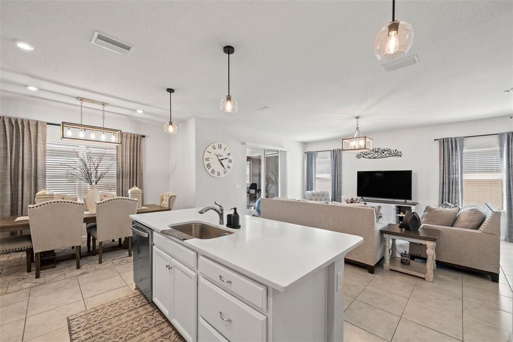 For Rent: $2,800 (4 beds, 2 baths, 2046 Square Feet)