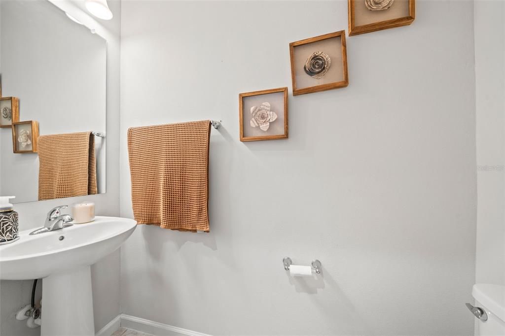 For Rent: $2,800 (4 beds, 2 baths, 2046 Square Feet)