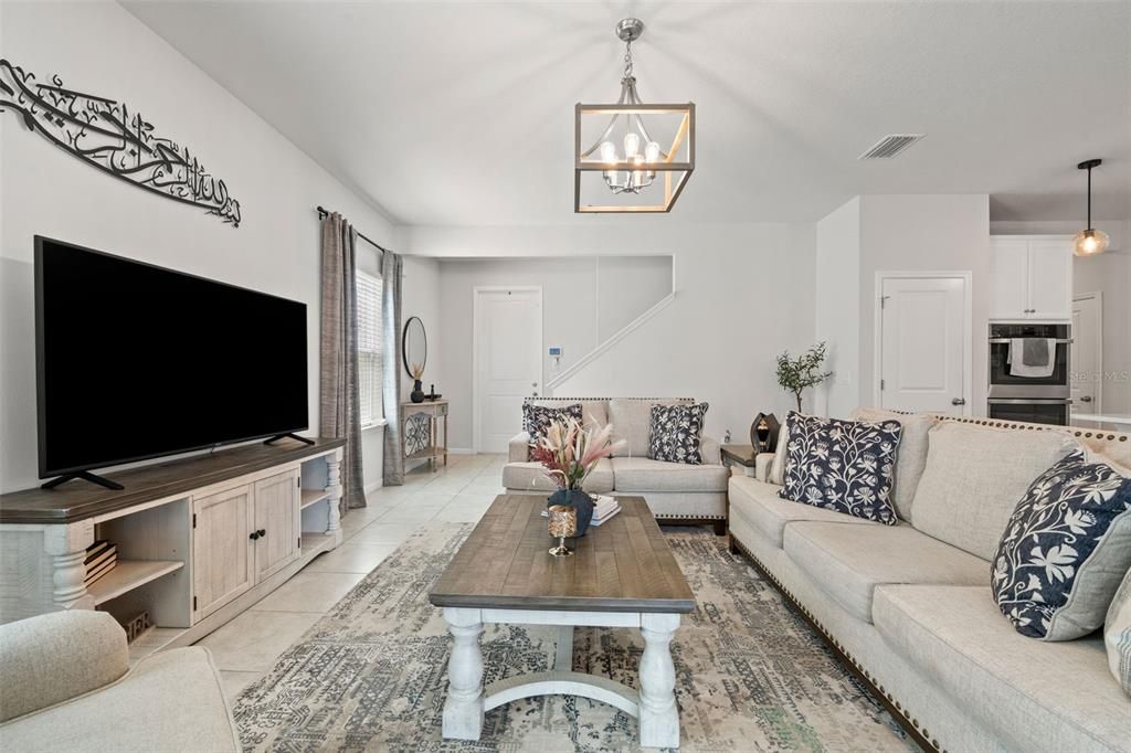 For Rent: $2,800 (4 beds, 2 baths, 2046 Square Feet)