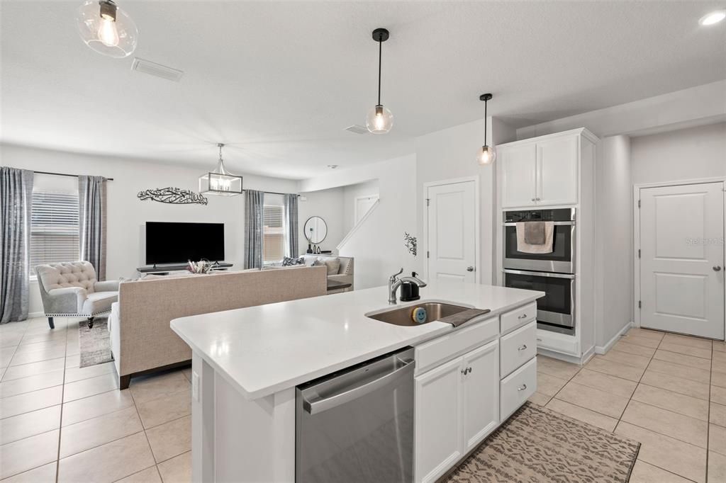 For Rent: $2,800 (4 beds, 2 baths, 2046 Square Feet)