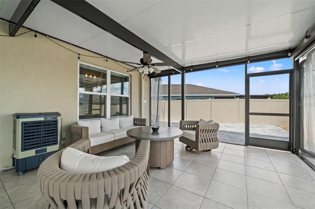 For Rent: $2,800 (4 beds, 2 baths, 2046 Square Feet)