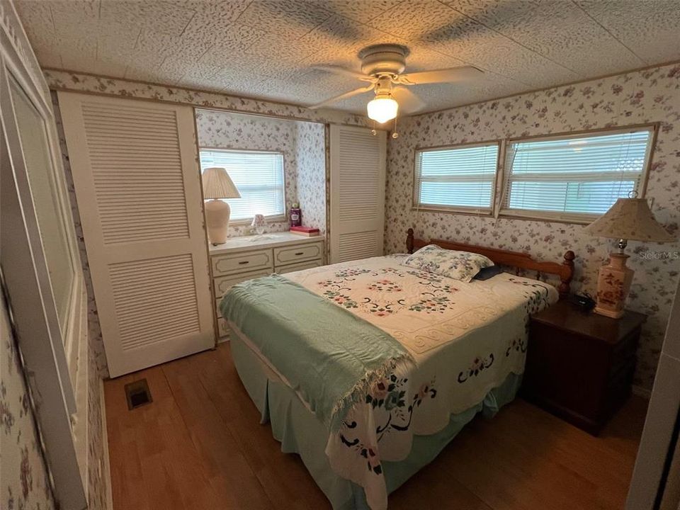 На продажу: $109,500 (2 спален, 2 ванн, 740 Квадратных фут)