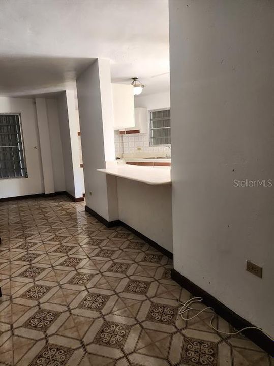 For Sale: $249,999 (3 beds, 3 baths, 2216 Square Feet)