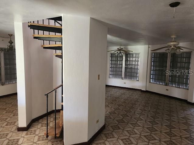 For Sale: $249,999 (3 beds, 3 baths, 2216 Square Feet)