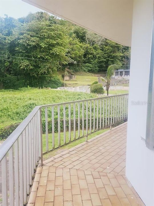 For Sale: $249,999 (3 beds, 3 baths, 2216 Square Feet)