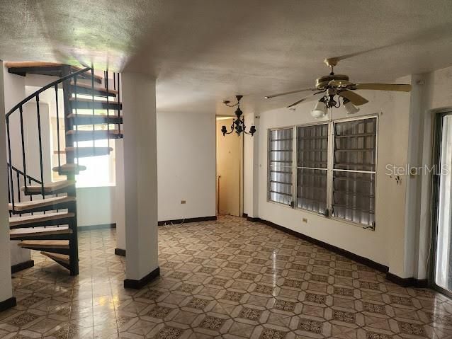 For Sale: $249,999 (3 beds, 3 baths, 2216 Square Feet)