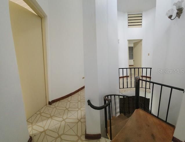 For Sale: $249,999 (3 beds, 3 baths, 2216 Square Feet)