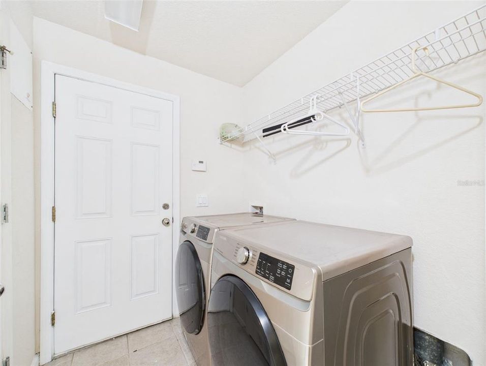 待售: $299,000 (3 贝兹, 2 浴室, 1824 平方英尺)