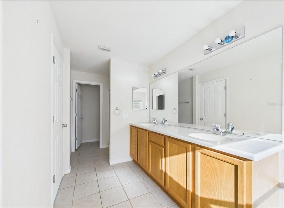 待售: $299,000 (3 贝兹, 2 浴室, 1824 平方英尺)