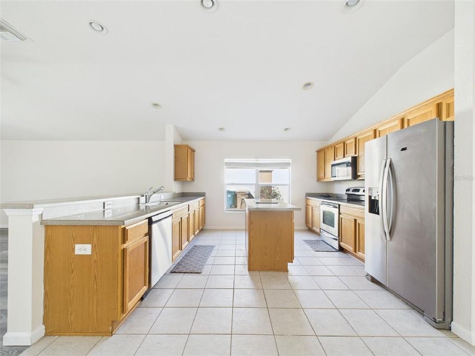 待售: $299,000 (3 贝兹, 2 浴室, 1824 平方英尺)