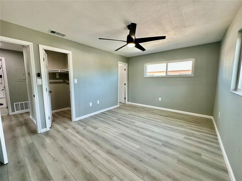 В аренду: $1,800 (2 спален, 2 ванн, 811 Квадратных фут)