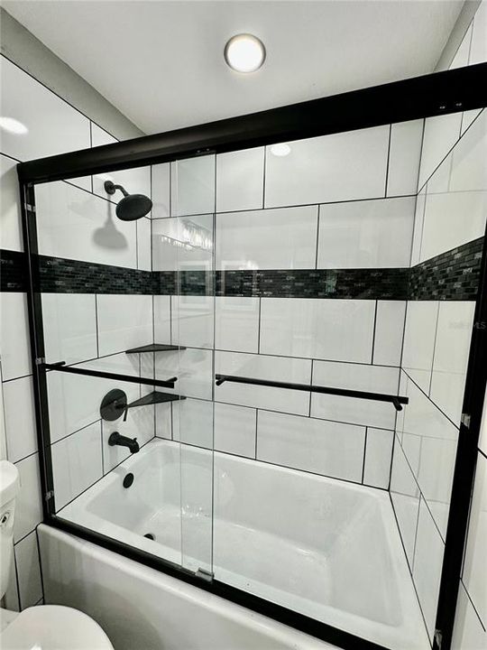 В аренду: $1,800 (2 спален, 2 ванн, 811 Квадратных фут)