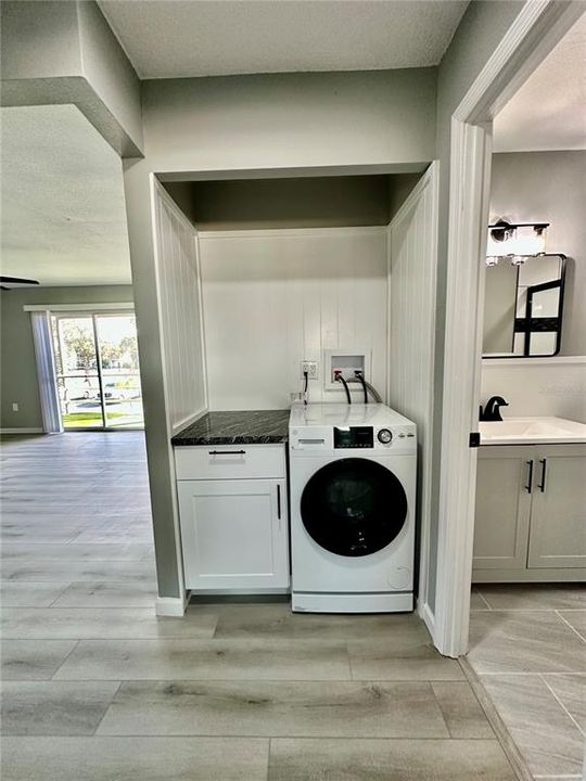 В аренду: $1,800 (2 спален, 2 ванн, 811 Квадратных фут)