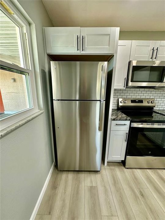 В аренду: $1,800 (2 спален, 2 ванн, 811 Квадратных фут)