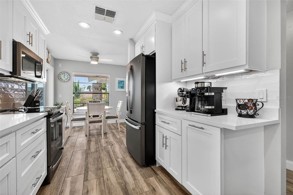 На продажу: $674,900 (3 спален, 2 ванн, 1758 Квадратных фут)