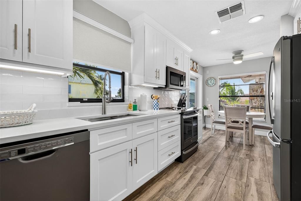 На продажу: $674,900 (3 спален, 2 ванн, 1758 Квадратных фут)