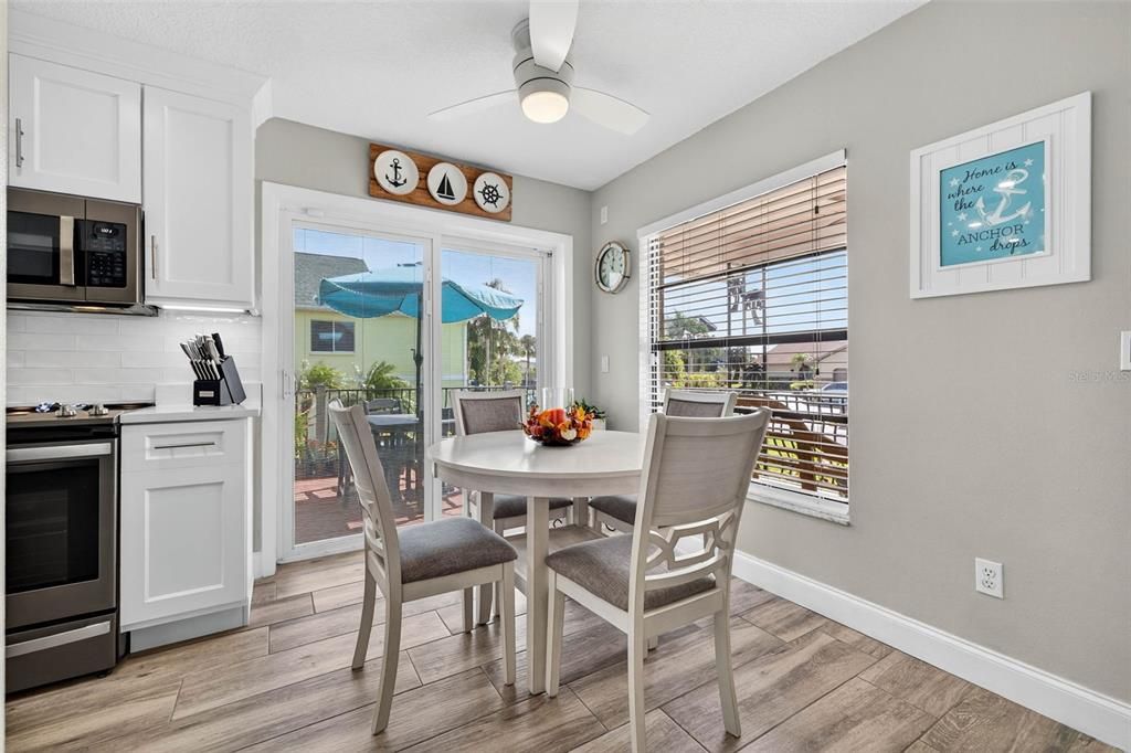 На продажу: $674,900 (3 спален, 2 ванн, 1758 Квадратных фут)