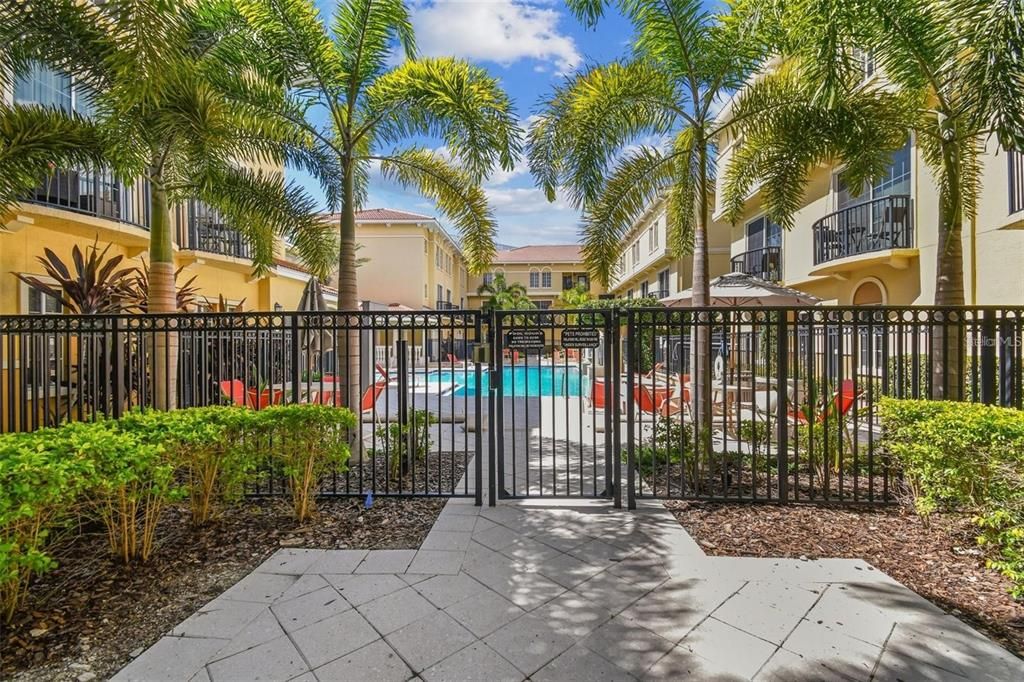 For Sale: $399,900 (2 beds, 2 baths, 1349 Square Feet)