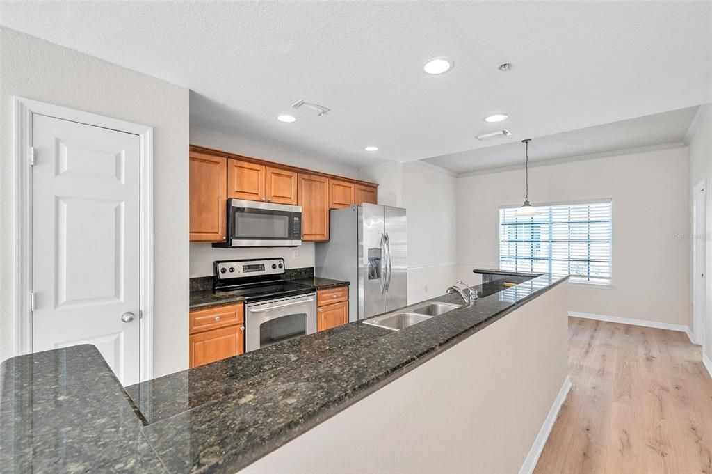 For Sale: $399,900 (2 beds, 2 baths, 1349 Square Feet)