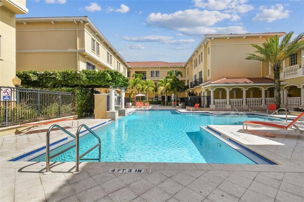 For Sale: $399,900 (2 beds, 2 baths, 1349 Square Feet)