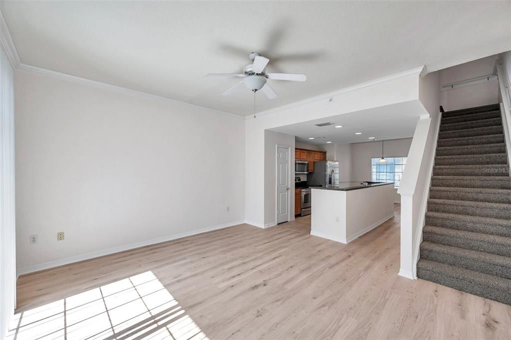 For Sale: $399,900 (2 beds, 2 baths, 1349 Square Feet)