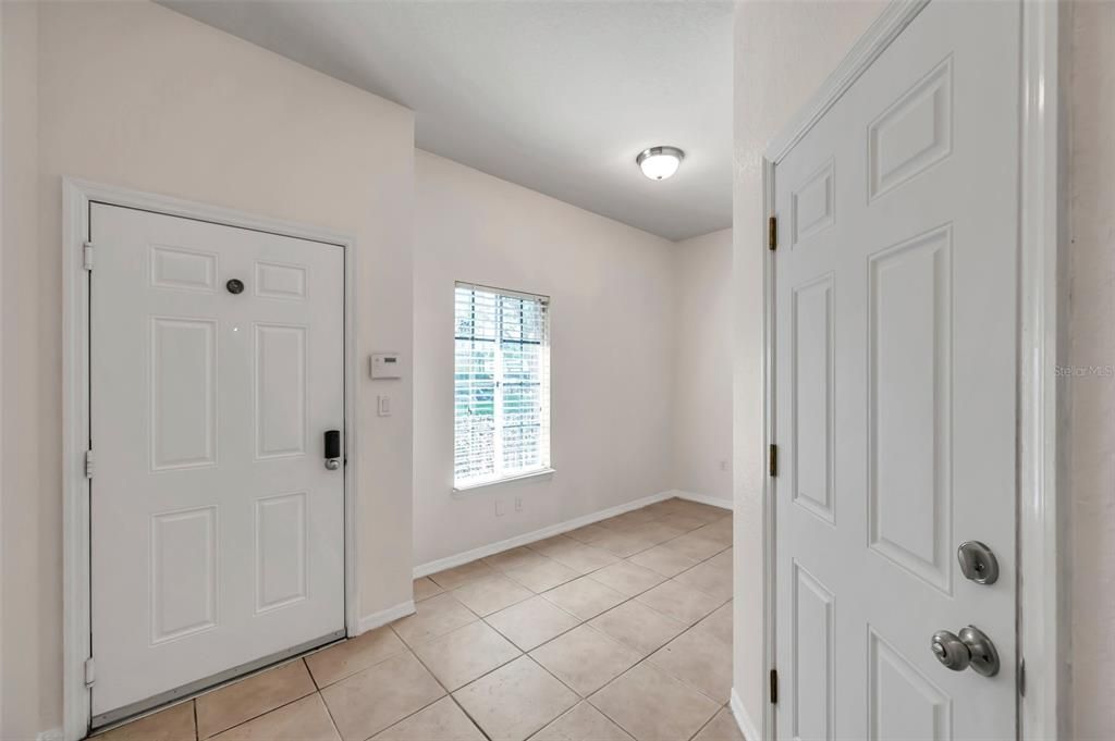 For Sale: $399,900 (2 beds, 2 baths, 1349 Square Feet)