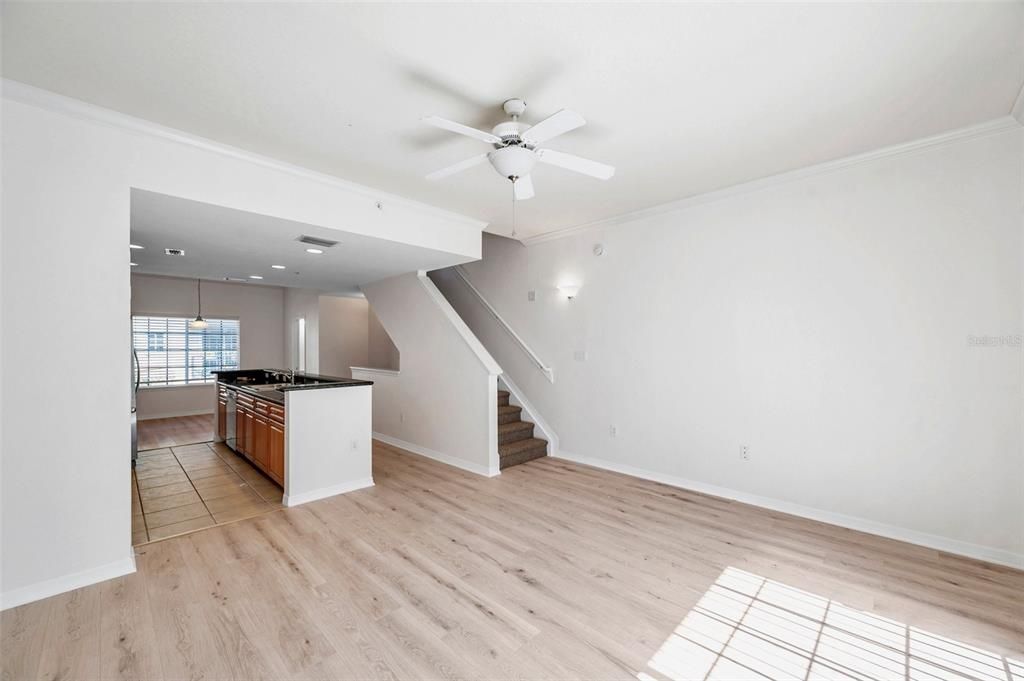 For Sale: $399,900 (2 beds, 2 baths, 1349 Square Feet)