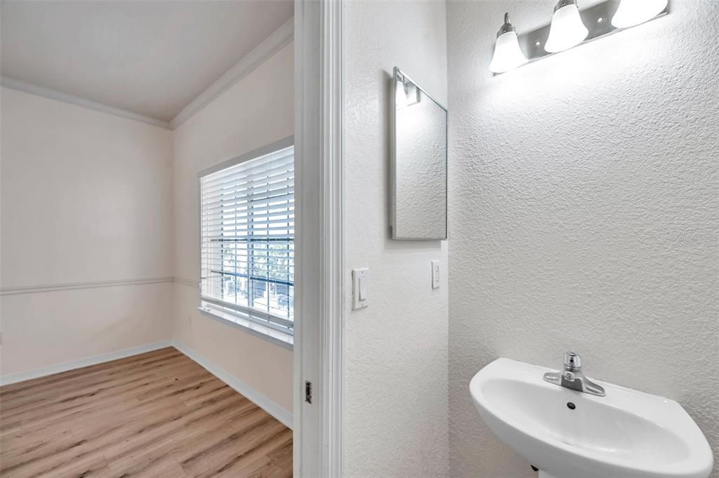 For Sale: $399,900 (2 beds, 2 baths, 1349 Square Feet)