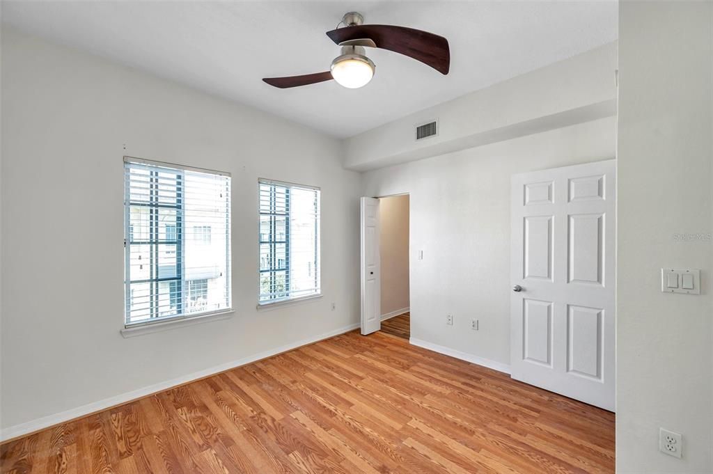 For Sale: $399,900 (2 beds, 2 baths, 1349 Square Feet)