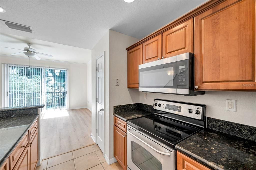 For Sale: $399,900 (2 beds, 2 baths, 1349 Square Feet)