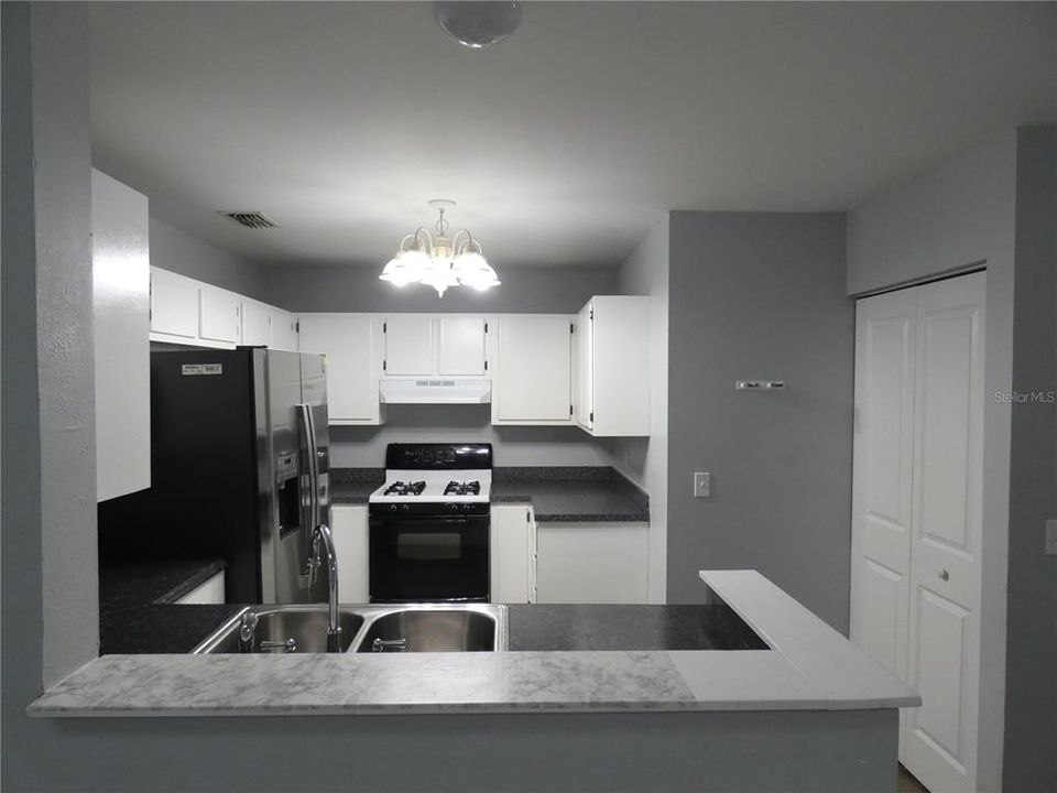 На продажу: $229,000 (3 спален, 2 ванн, 846 Квадратных фут)